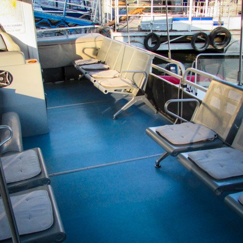 interior catamaran River lord